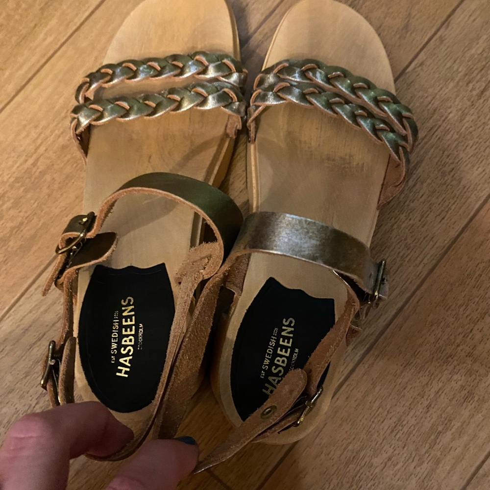 Swedish Hasbeens Metallic told tones platform clog sandals gently preowned